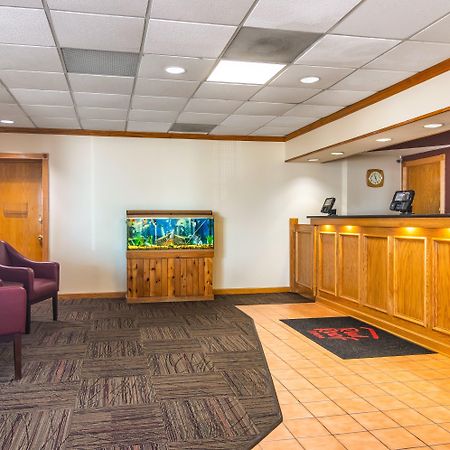 Red Roof Inn Ashtabula - Austinburg Экстерьер фото