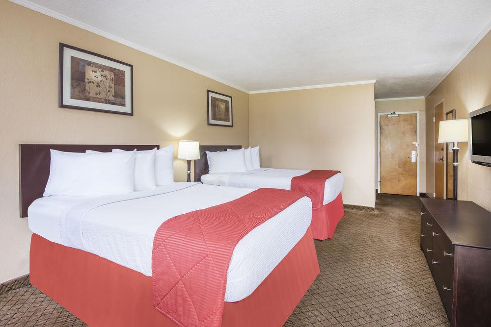Red Roof Inn Ashtabula - Austinburg Экстерьер фото