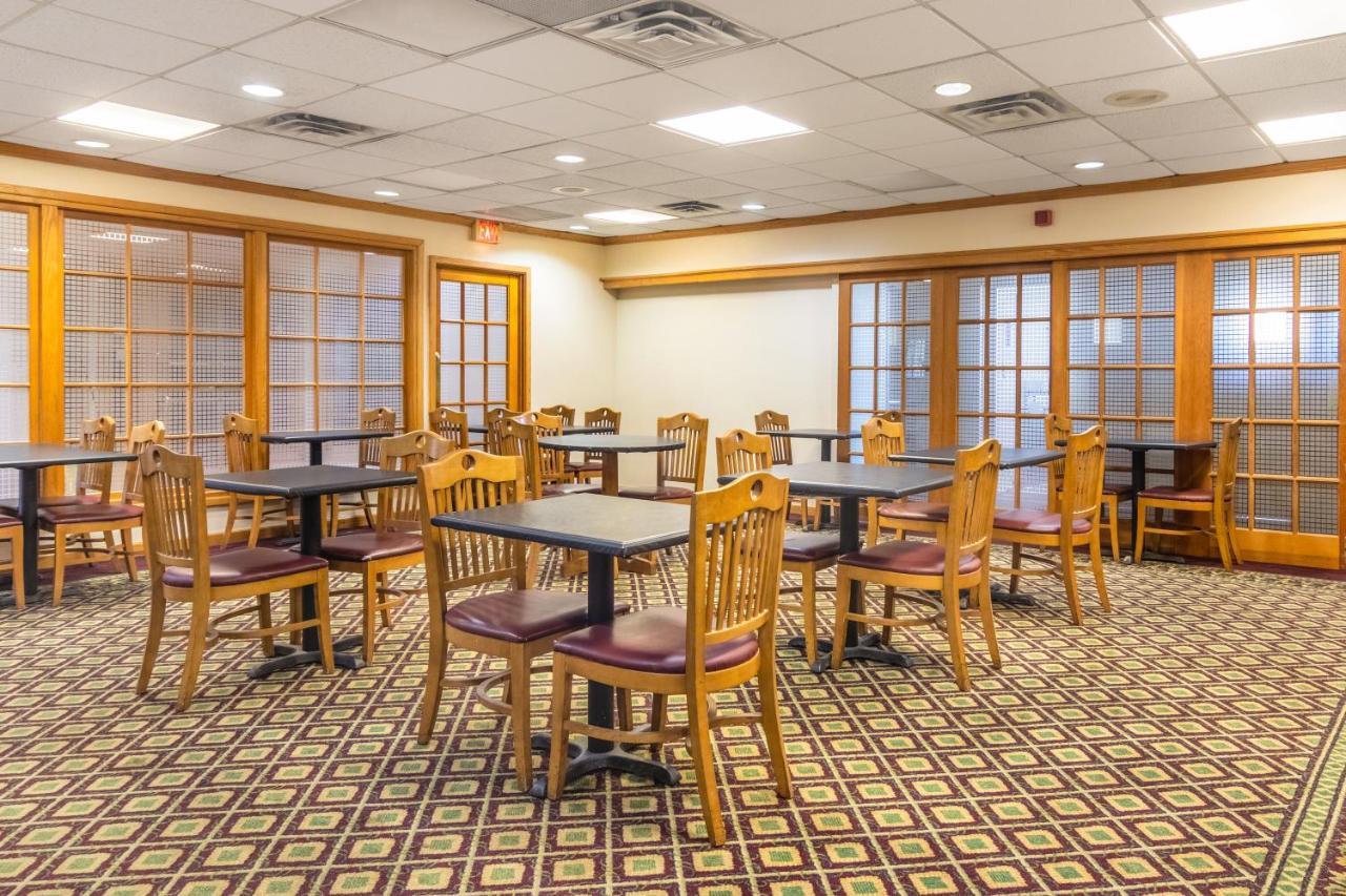 Red Roof Inn Ashtabula - Austinburg Экстерьер фото