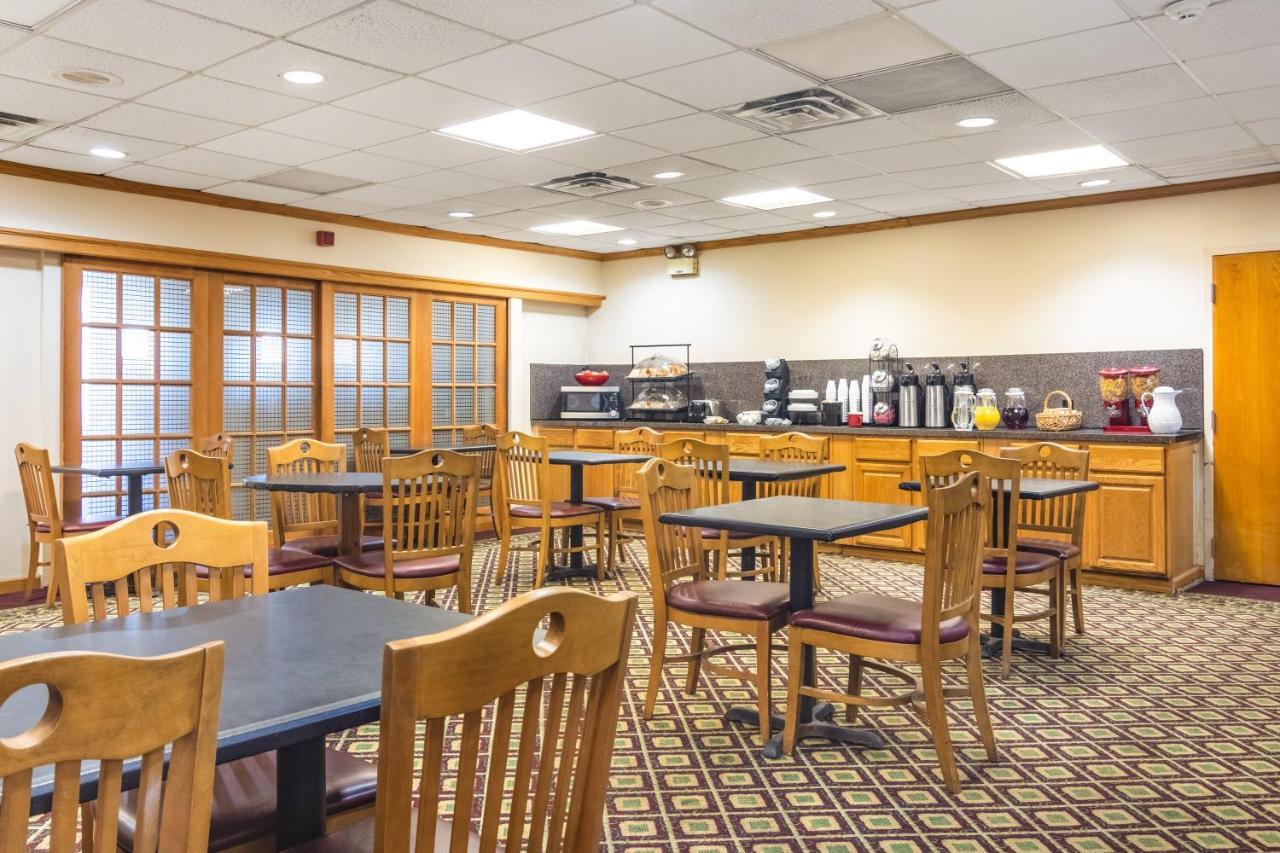 Red Roof Inn Ashtabula - Austinburg Экстерьер фото