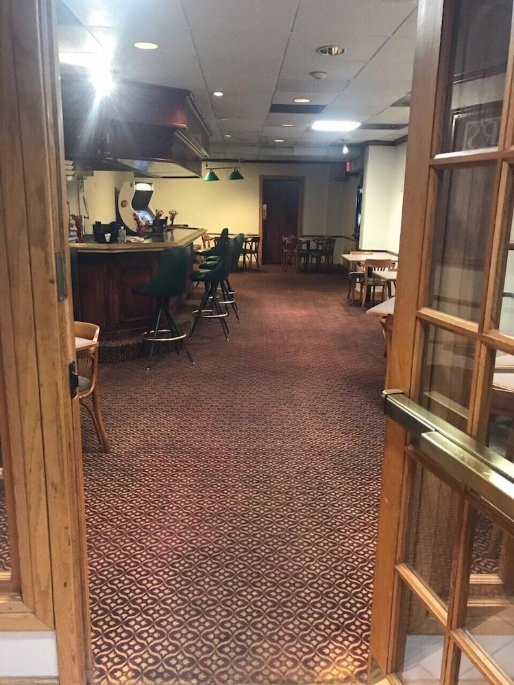 Red Roof Inn Ashtabula - Austinburg Экстерьер фото