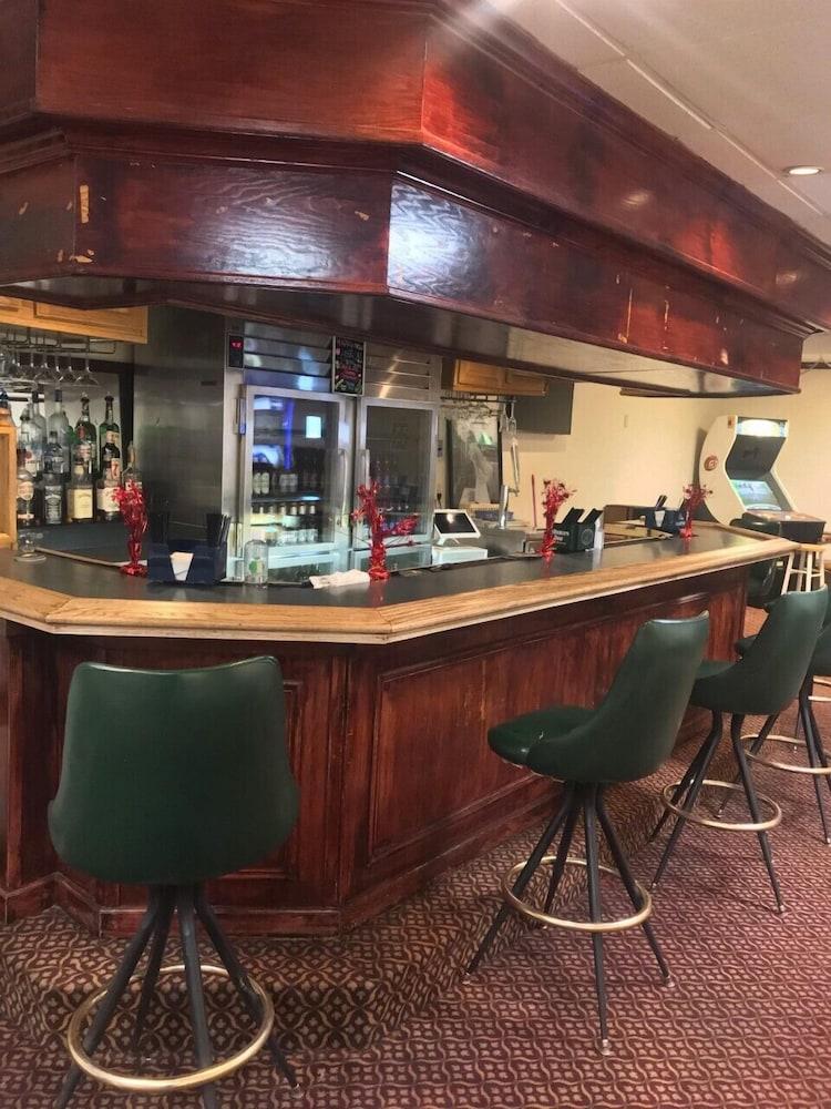 Red Roof Inn Ashtabula - Austinburg Экстерьер фото