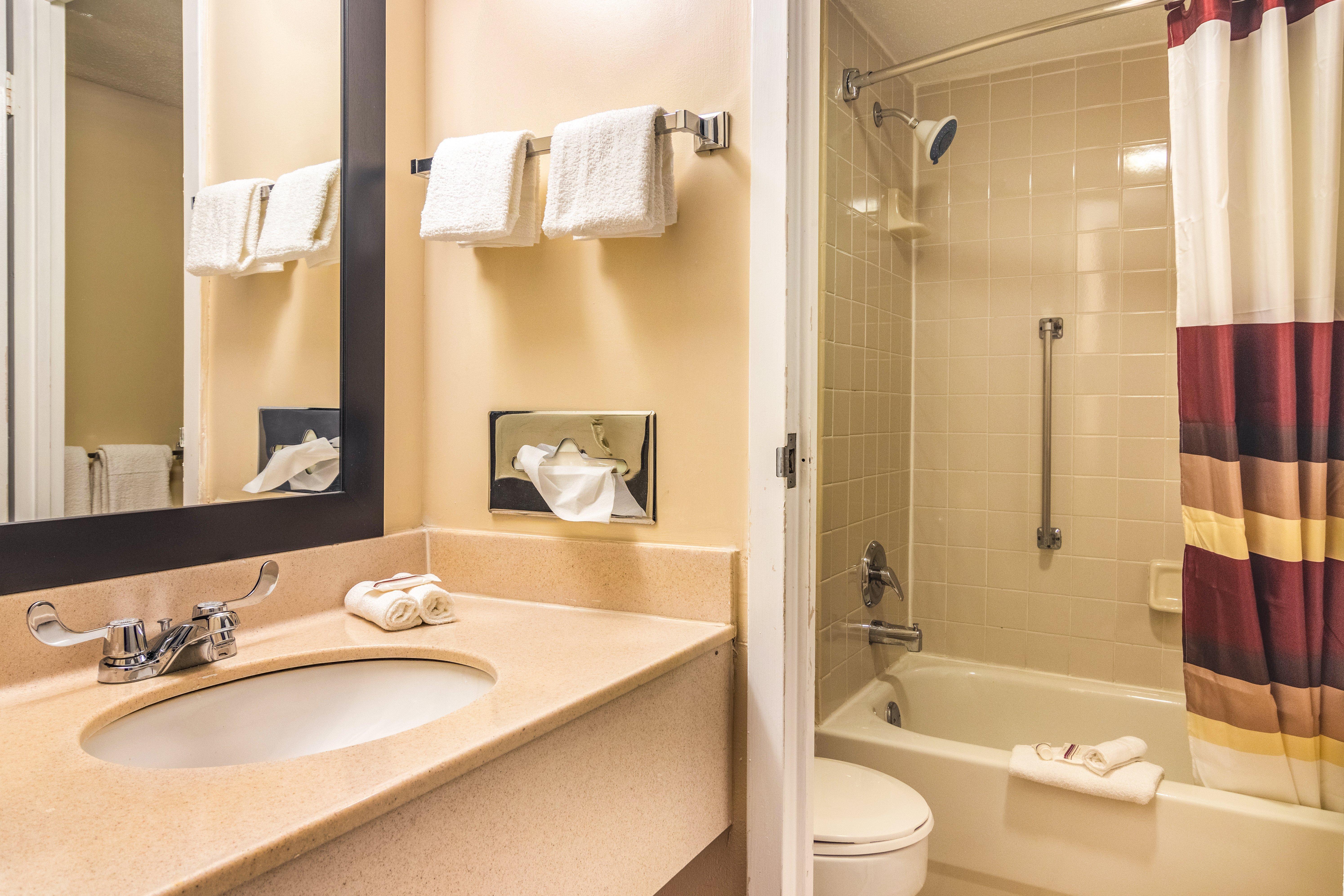 Red Roof Inn Ashtabula - Austinburg Экстерьер фото