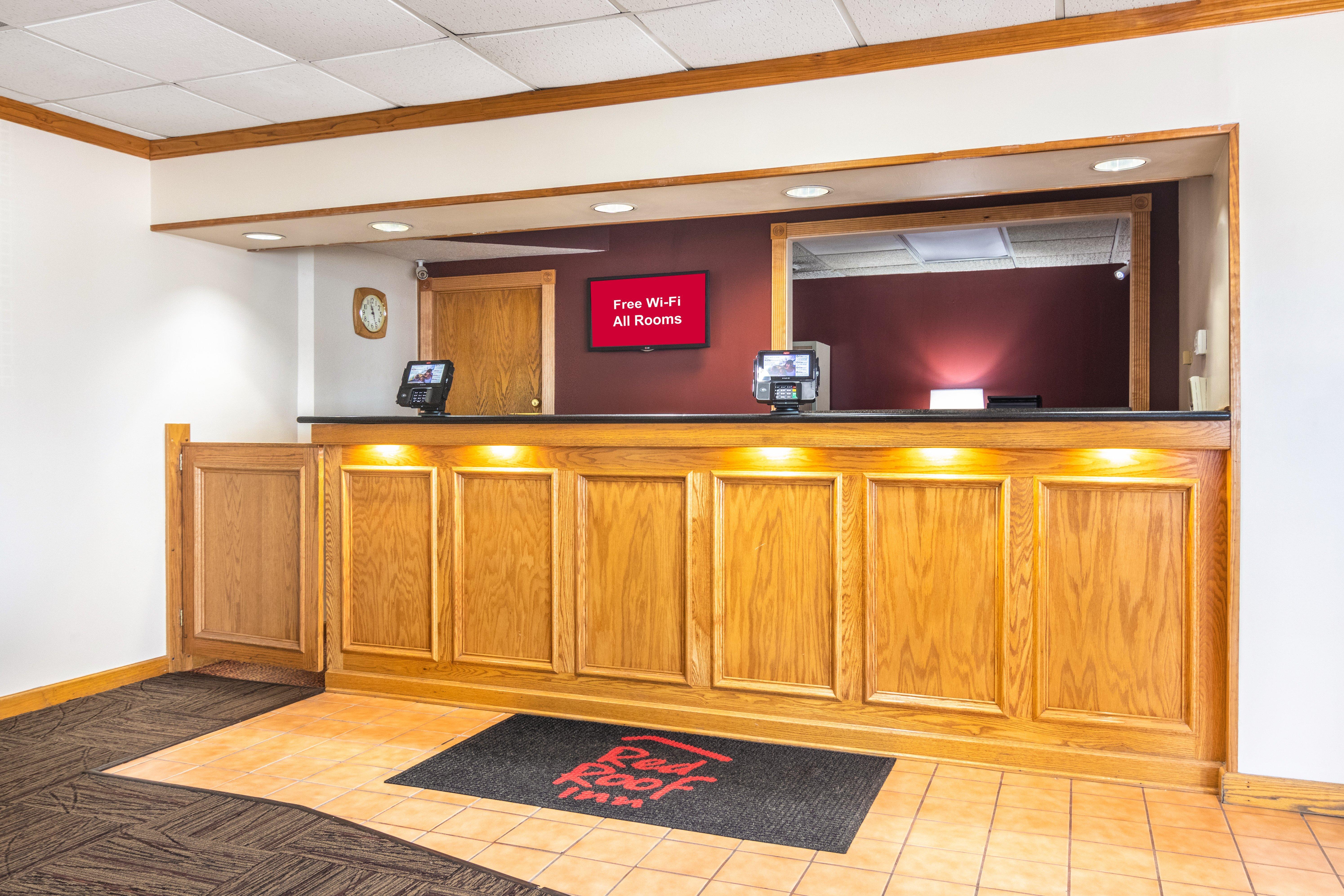 Red Roof Inn Ashtabula - Austinburg Экстерьер фото