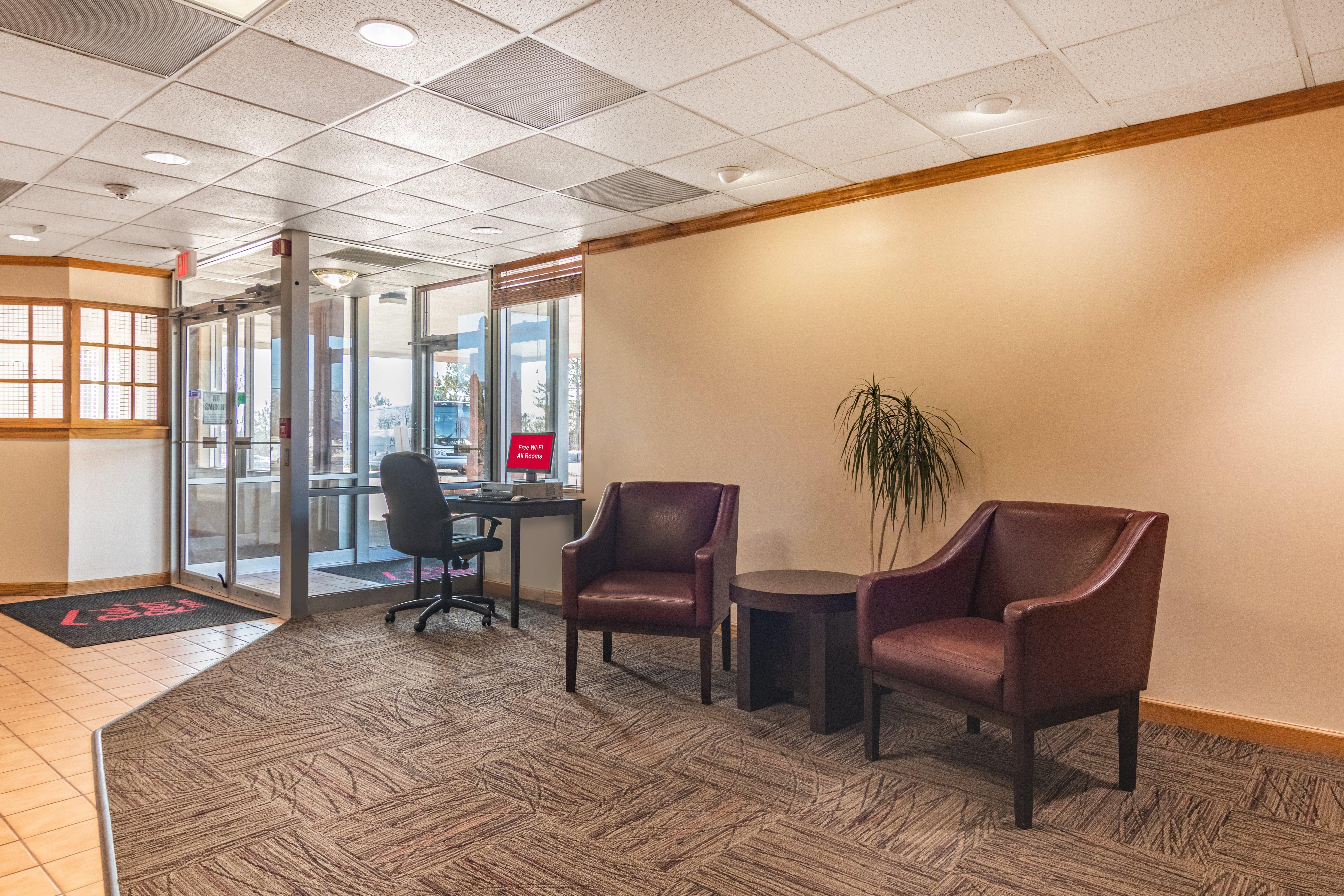 Red Roof Inn Ashtabula - Austinburg Экстерьер фото