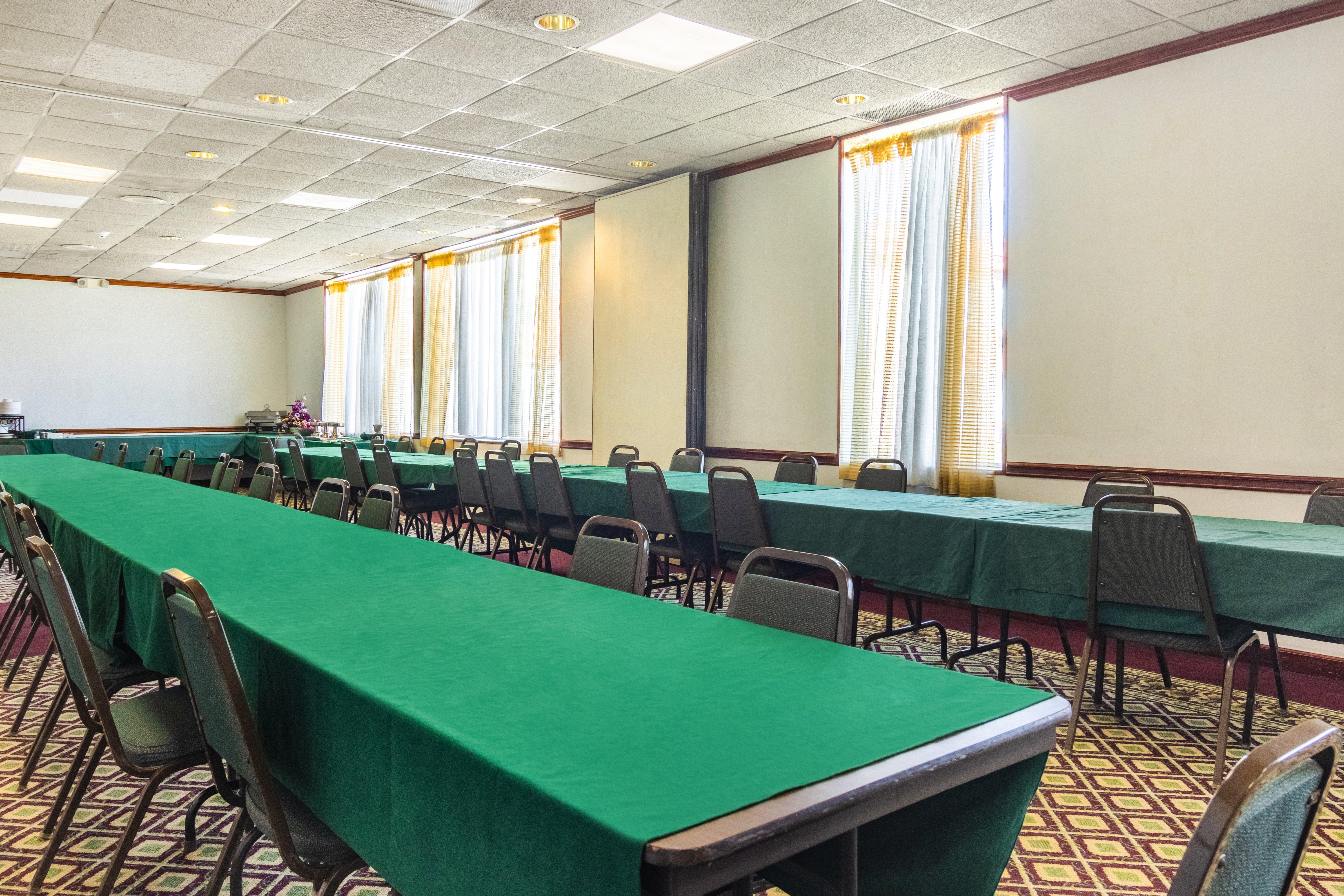 Red Roof Inn Ashtabula - Austinburg Экстерьер фото